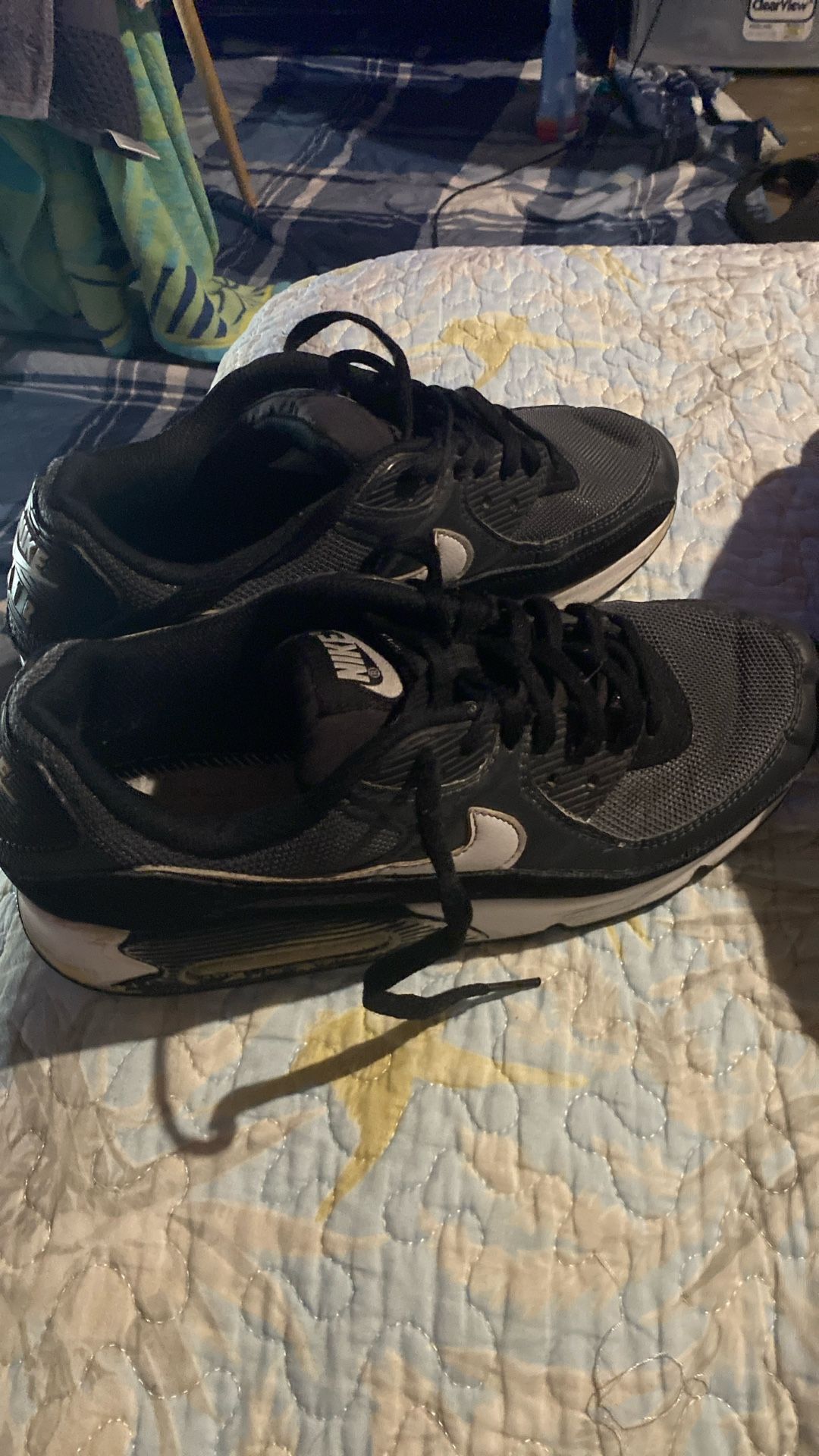 Nike Air Maxes 90