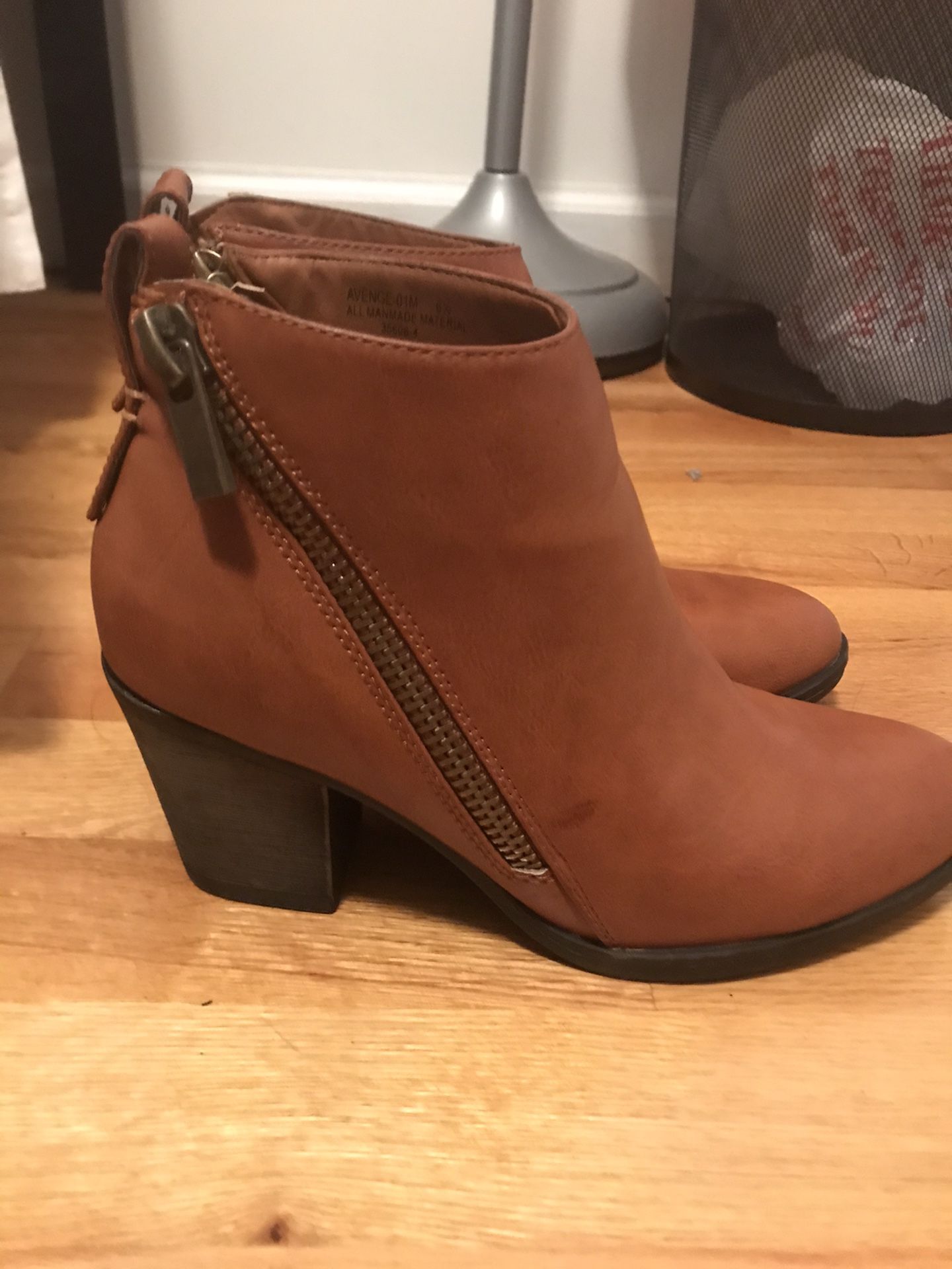 Bamboo Boots Brown women size 7