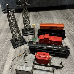 Vintage Lionel Lines Train Engine and Cars 2 Caboose &Towers