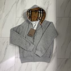 Burberry Zip Up Hoodie 🏇