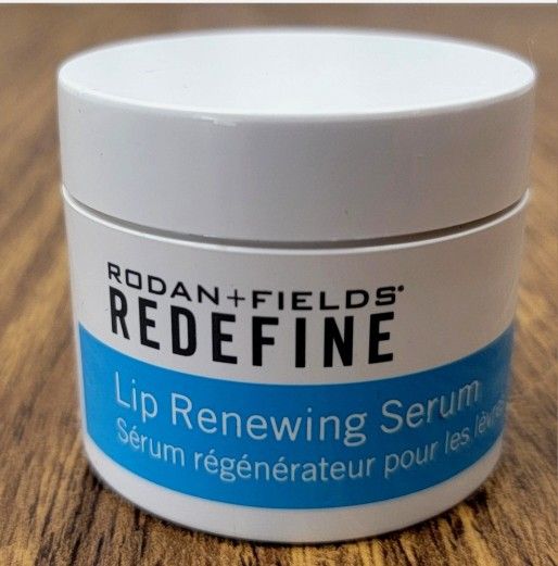 Lip Renewing Serum Rodan+fields