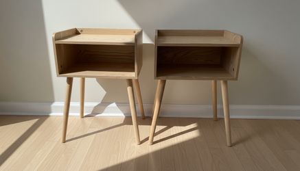 $50 for both! Two Mid Century Modern Style Light Wood Colored End Table Night Stands! Good condition, one has a little bubble on top. 12x6x24in