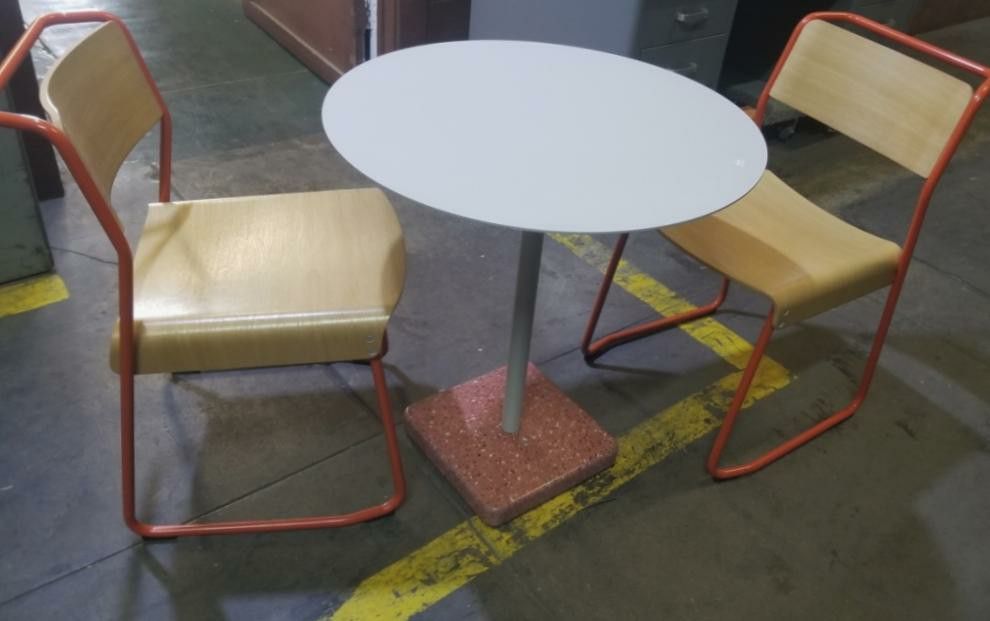 VG & P Breakfast / Break-Room Table & Chairs