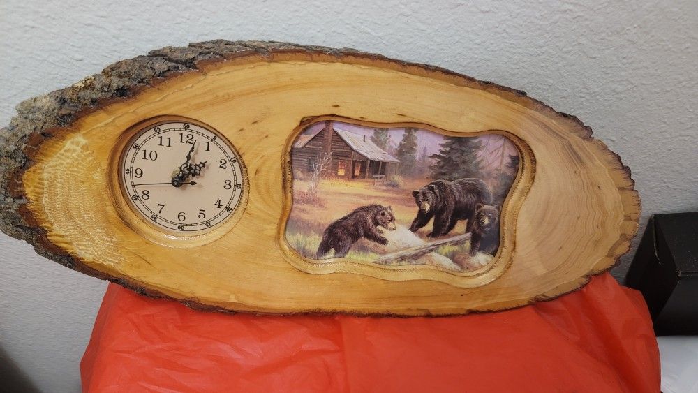 Vintage working wood clock with bears on it