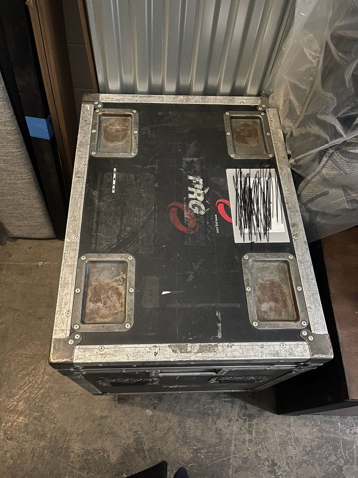 Heavy-Duty Rolling Flight Case / Road Case