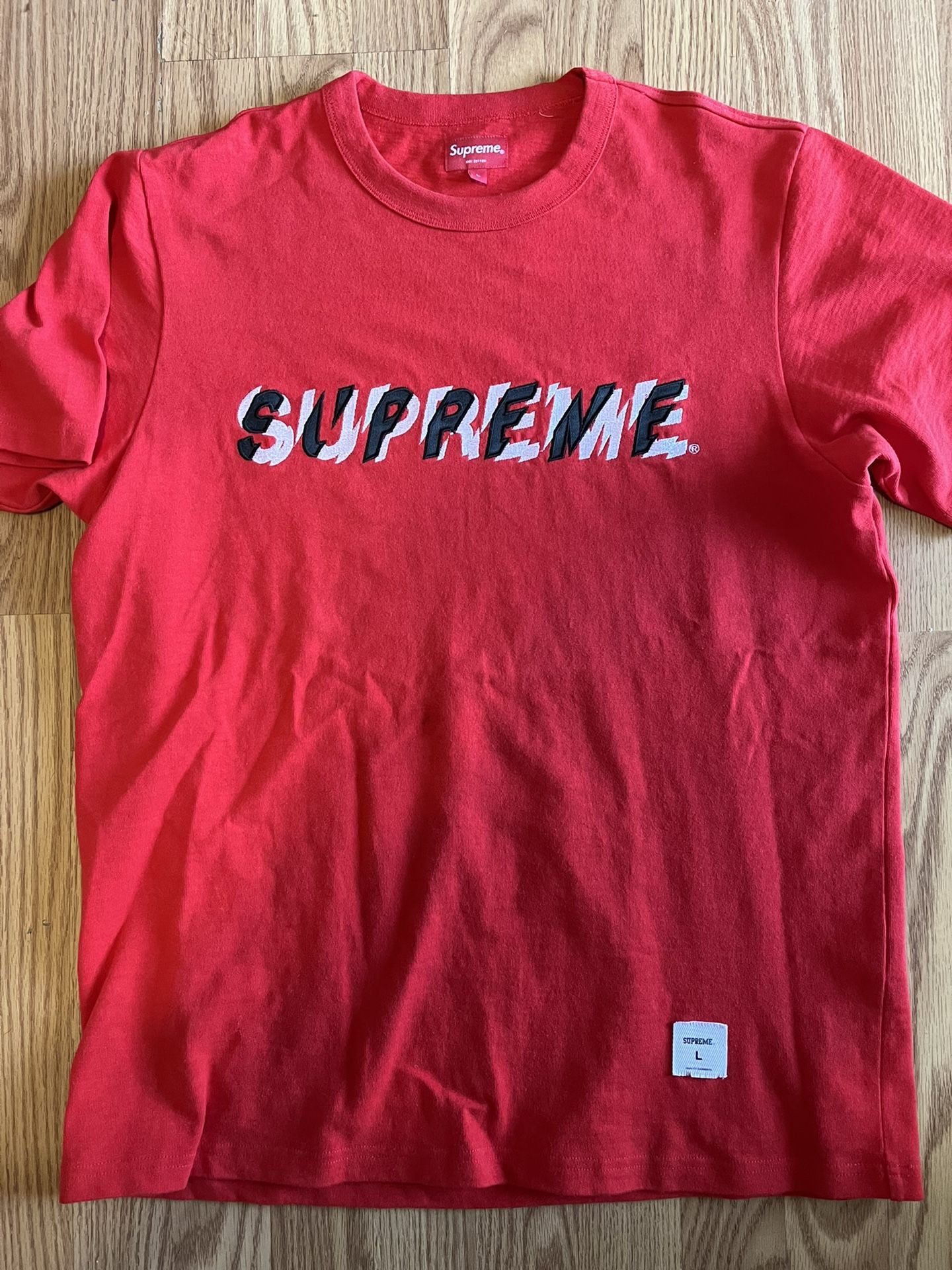 Supreme T-shirt