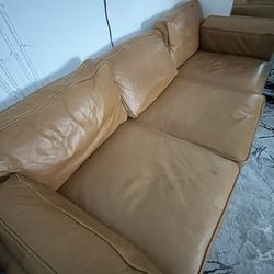 Leather Sofá 