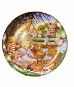 Franklin Mint A Teddy Bear Picnic Plate, Limited Edition By Carol Lawson 1991