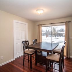 PUB STYPE TABLE W/ Chairs