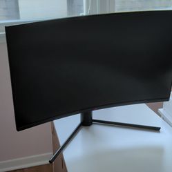 Deco Gear 32" Curved gaming monitor