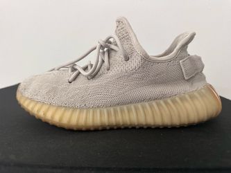 ADIDAS YEEZY BOOST  350 V2 'LIGHT GRAY, SIZE: 7.5 MENS OR 8 WOMENS