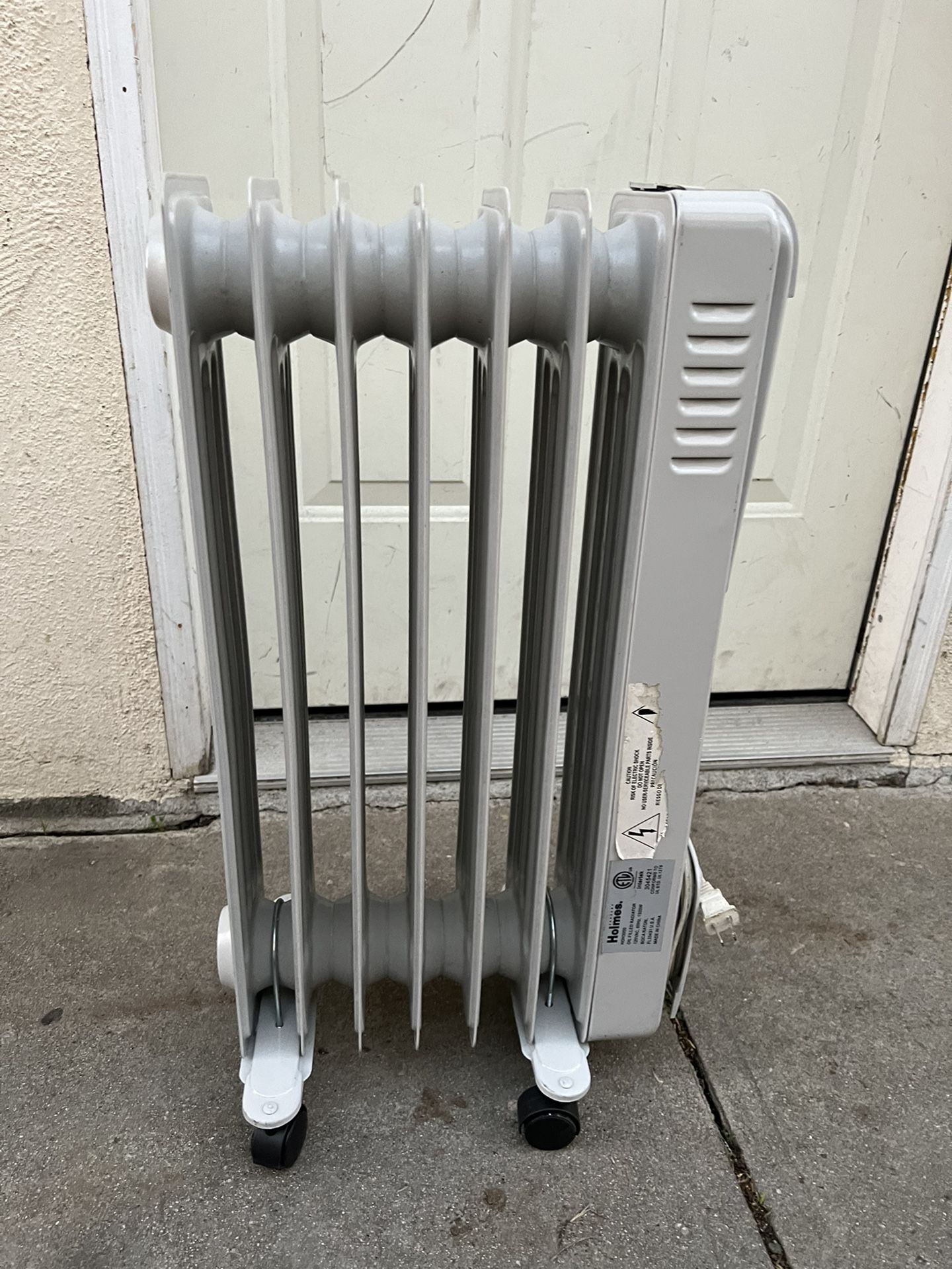 HOLMES OIL FILLED RADIATOR