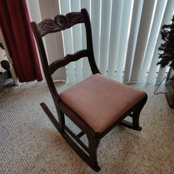 VINTAGE LADIES SEWING ROCKER