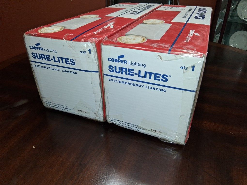 Cooper Lighting Sure-Lites CC7 Polycarbonate Emergency Lighting