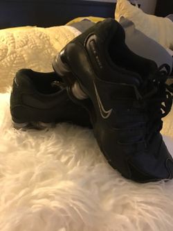 Nikes shox size 3/1/2. Seria 6 women