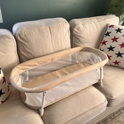 Baby Delight Snuggle Nest Bassinet .