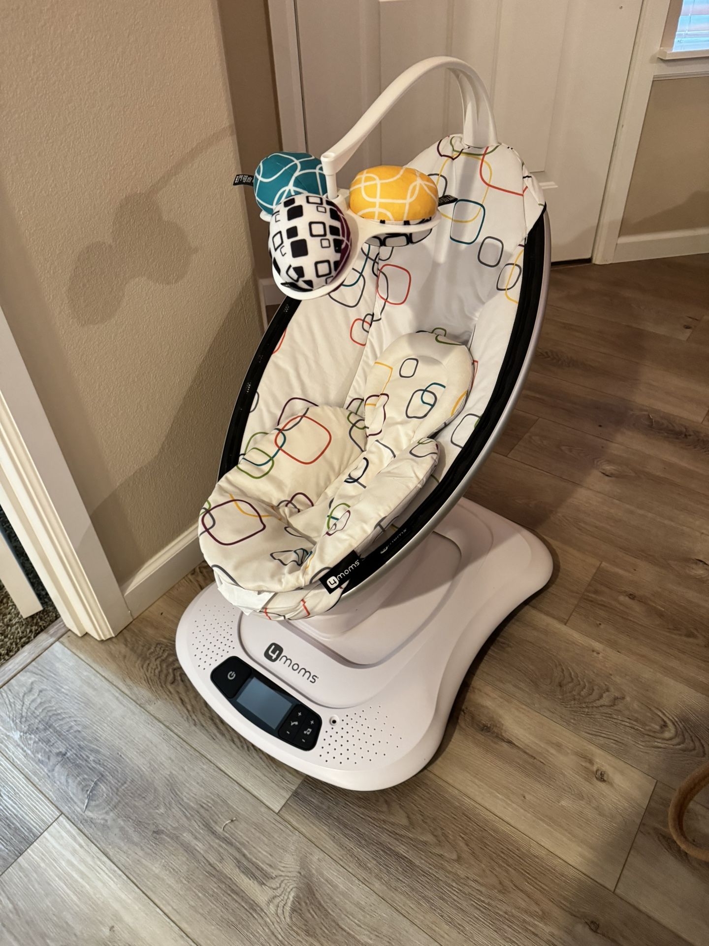 4moms mamaRoo Baby Swing – Gently Used