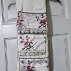 OU120223 Three Piece Embroidered Towel Set and Two Matching Shower Curtains