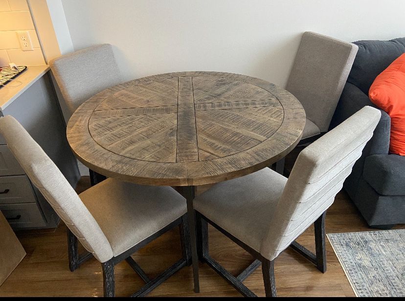 Table Round With 4 Chairs