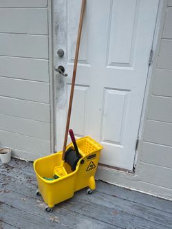 Rubbermaid Mop and Bucket Rolling Yellow