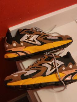 Luis Vuitton LV runner tactic sneakers(size 8.5) perfect condition