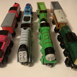 TOMAS WOODEN MAGNETIC TRAIN CARS