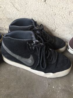 Nike shoes (black)