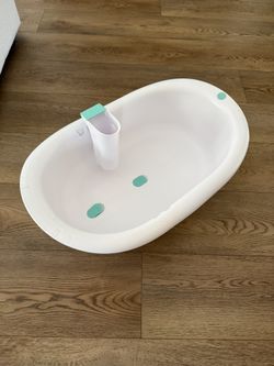 Frida Baby Tub