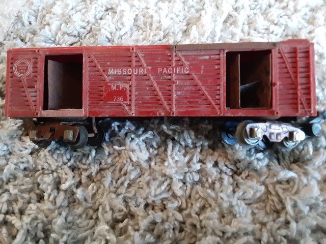 VINTAGE LIONEL AND AMERICAN FLYER