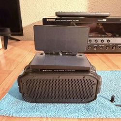 BRAVEN RUGGED BLUETOOTH SPEAKER AND BRAVEN SOLAR PANEL