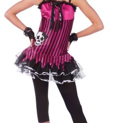 Teen rockin skull pirate costume. Size 12-14