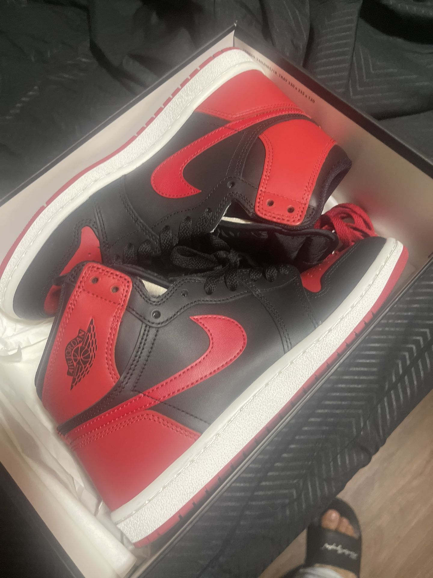 Jordan 1 , “bred “ Size 9 High “85 Og”