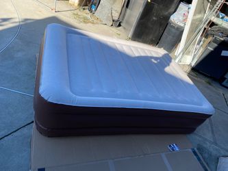 Queen air bed double high build in pump electric