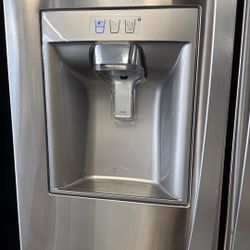 Refrigerador LG con Hielo y Agua – Garantía – Desde $499 Houston