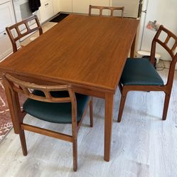Danish Teak Mid Century Modern Extendable Dining Table With Chairs