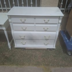 Dresser