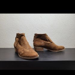 DOLCE VITA WOMAN BOOTIES TAN BROWN SIZE 6.5 LIGHTLY USED SUEDE ANKLE BOOTS 