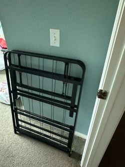 Metal bed frame for single mattress