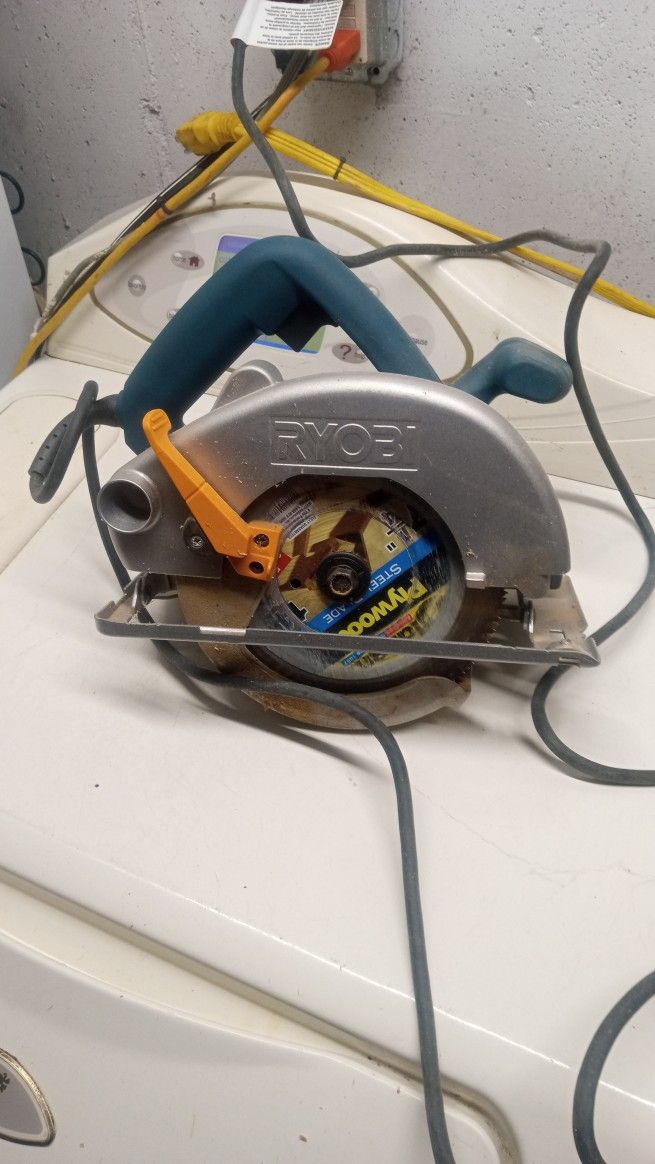 Corded Electric Circular Saw WORKS PERFECT 