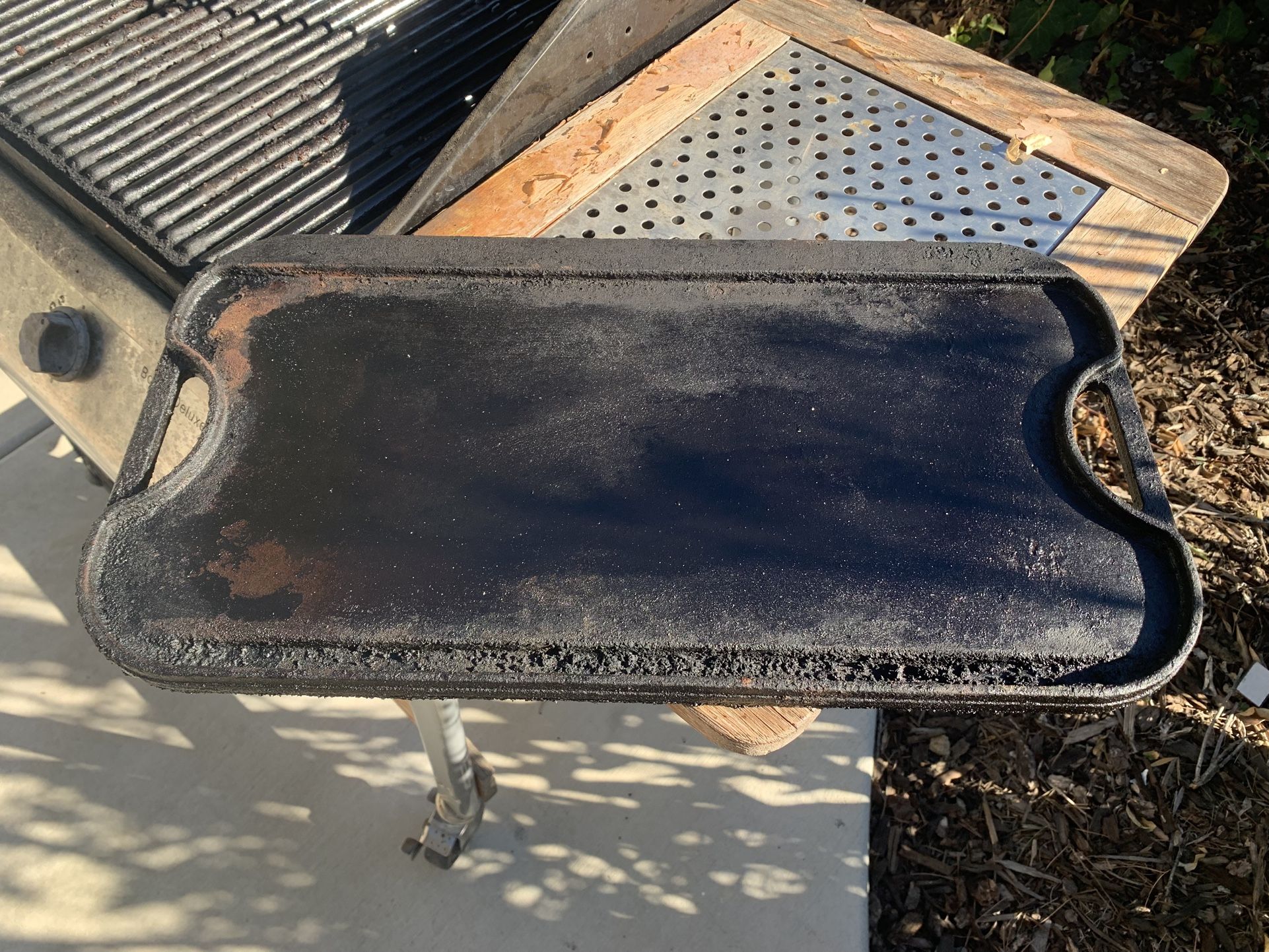 Lodge Cast Iron Griddle - Free BBQ