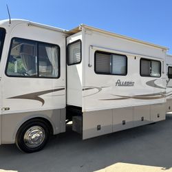 2002 Tiffin Allegro Sleeps 6 Dual Slide Out 