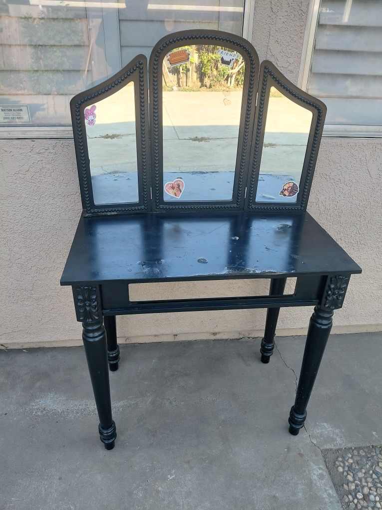 Vanity Desk