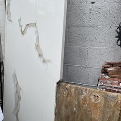 Quartz Countertop With Backsplash 