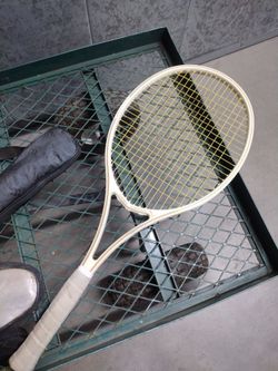 Raqueta de tenis vintage puma