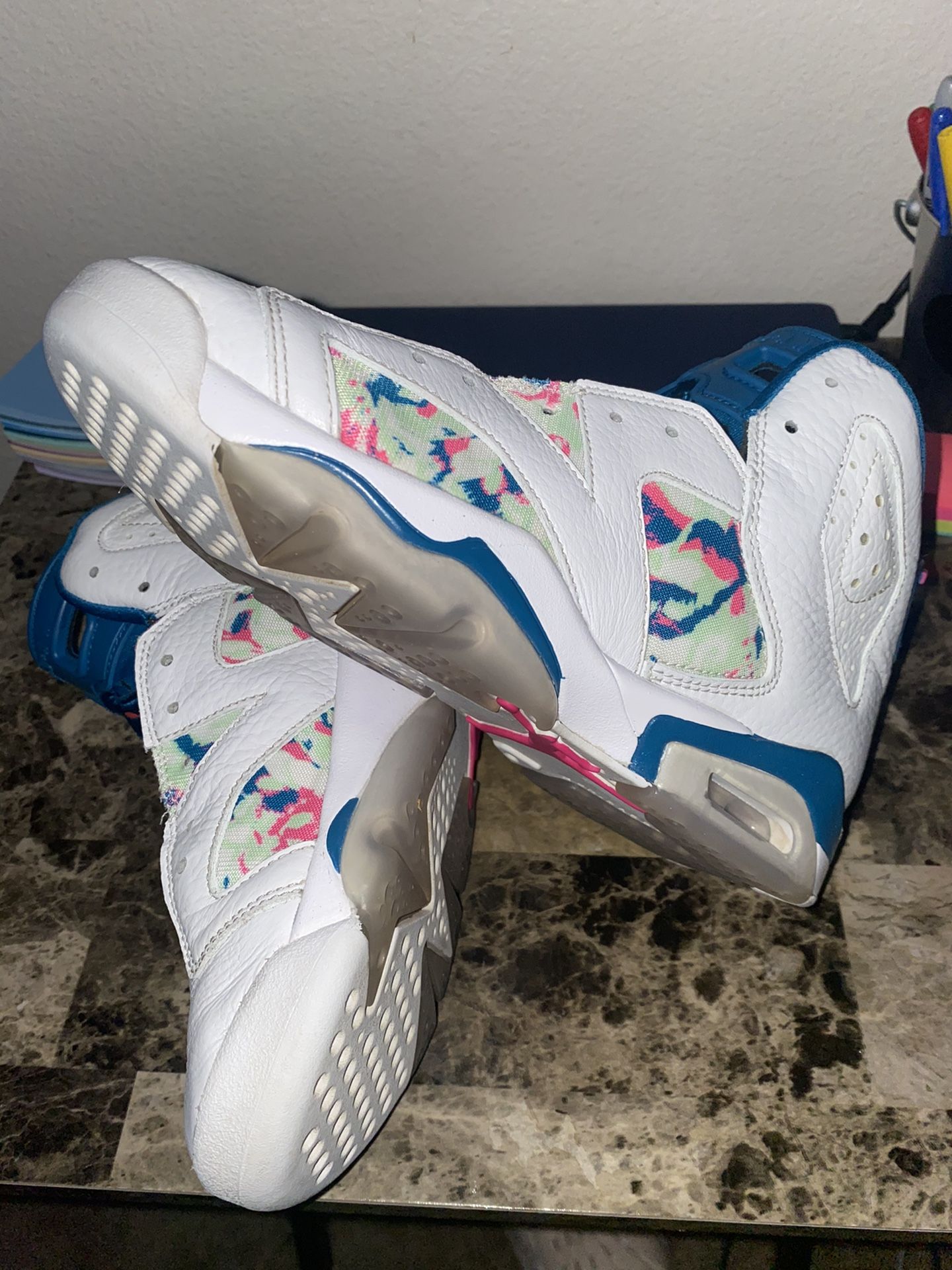 Jordan 6 Retro
