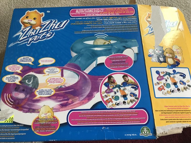 Zhu Zhu pets toy set