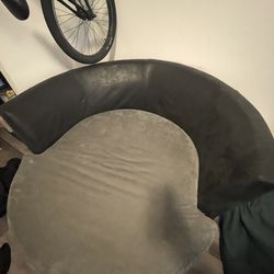 Circle couch