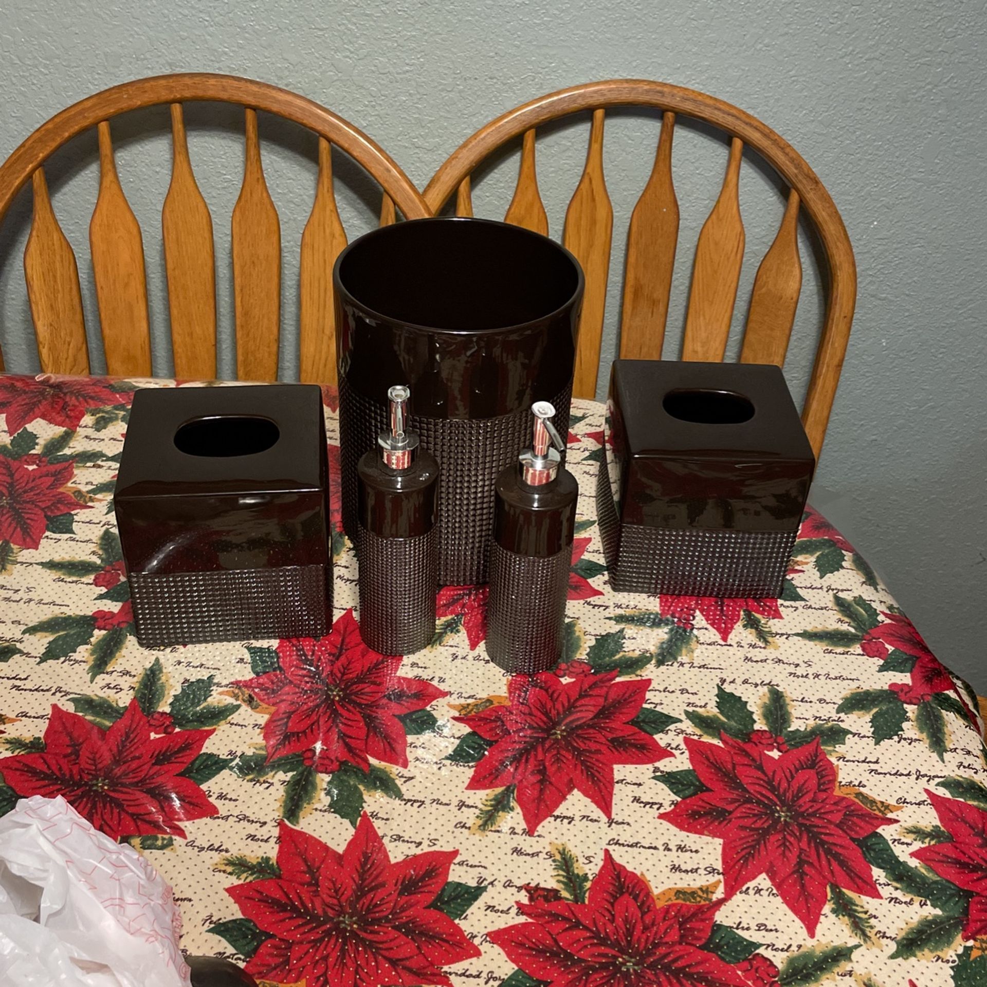 6 piece Ceramic Restroom Set.