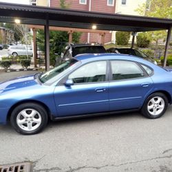 2004 Ford Taurus