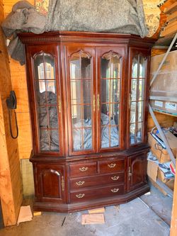 Thomasville China Cabinet Cherry Collection